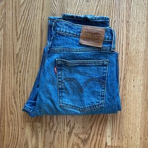 Wedgie, waterless Levi’s ankle jeans